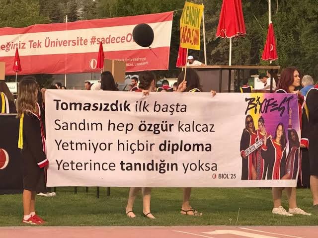 ferrumyanis's tweet photo. Bir #metu pankartı da sen paylaş https://t.co/KSLdeNDr4H