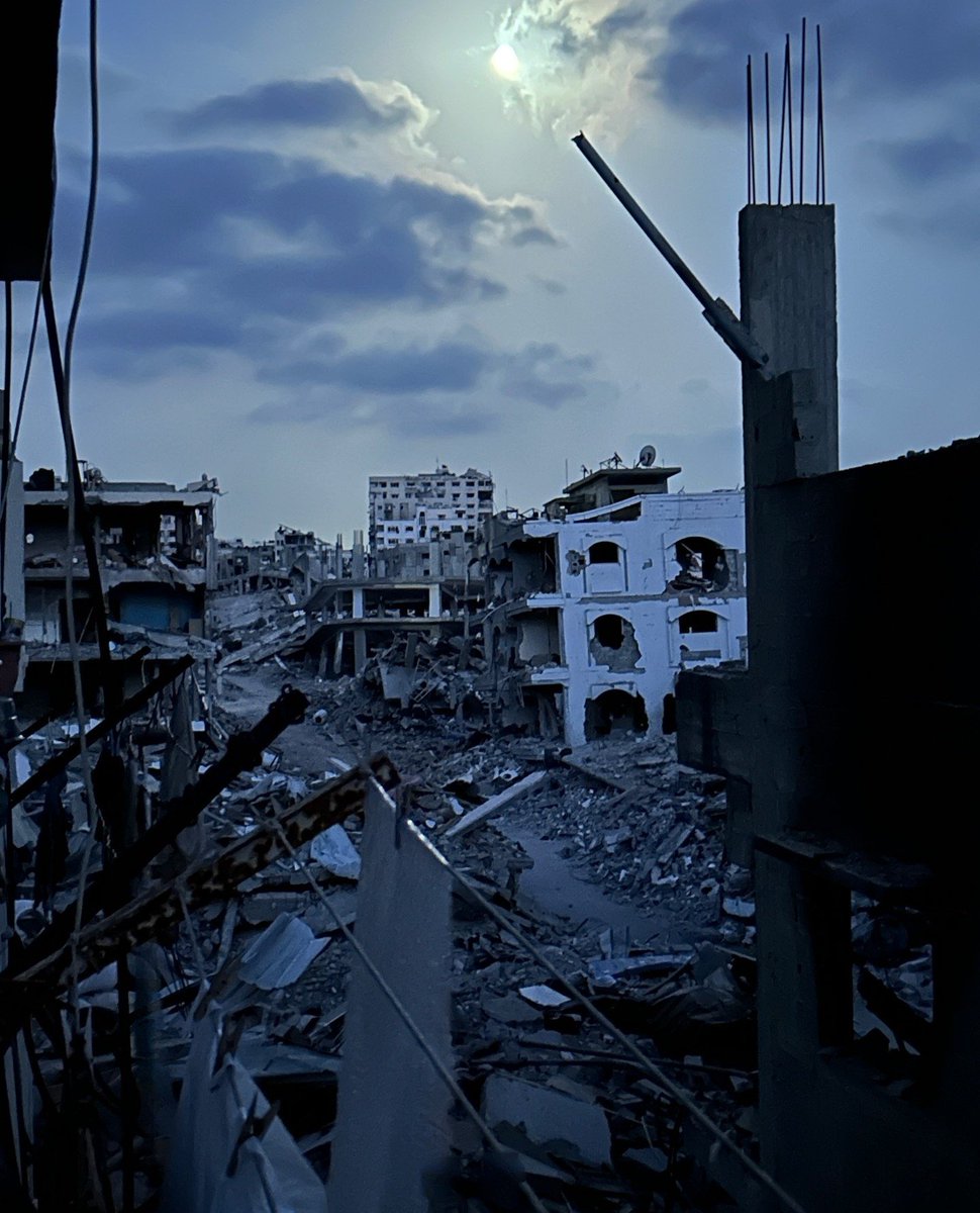 RamyToima's tweet photo. My last view anytime it gets dark 🇵🇸 https://t.co/UevrBCwPJk