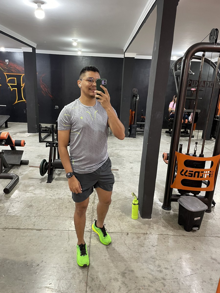 Marceloolive40's tweet photo. 💪🏽💪🏽 https://t.co/6jCazR8JH0