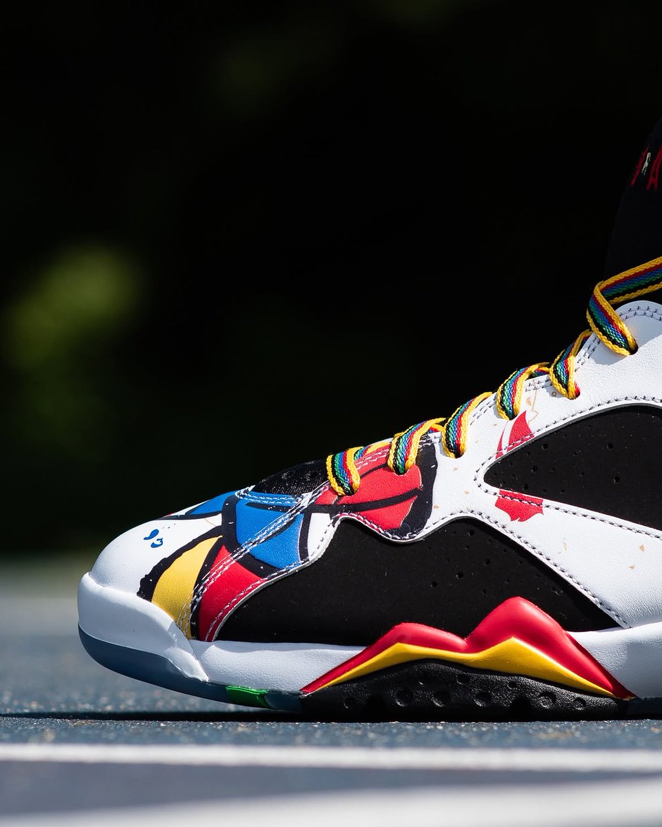 JustFreshKicks's tweet photo. Releasing at 10AM EST 🥇
Air Jordan 7 Retro “Miro”
=> https://t.co/MxTKZVxlHC https://t.co/6SUP47Cwhl