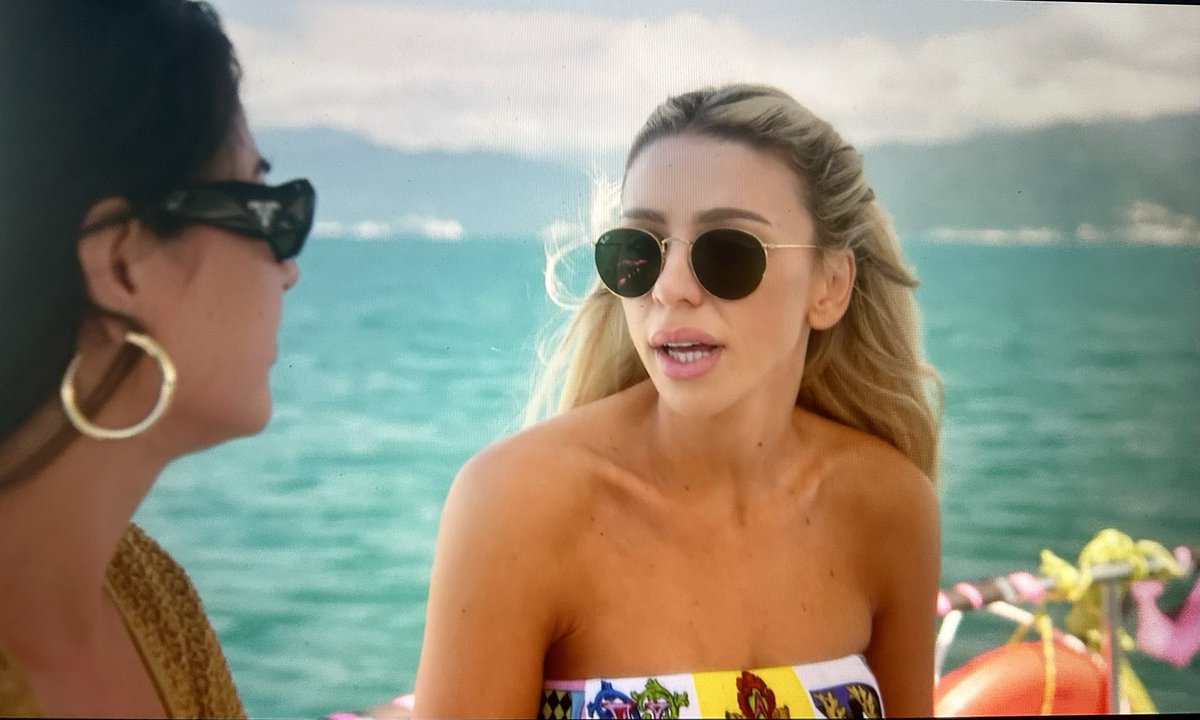 SupremeCourtAF's tweet photo. Unpopular opinion: Lacy is the most empathetic person in this group and I love how she checks Jesse constantly #TheValley https://t.co/UuFfwsq4Jx