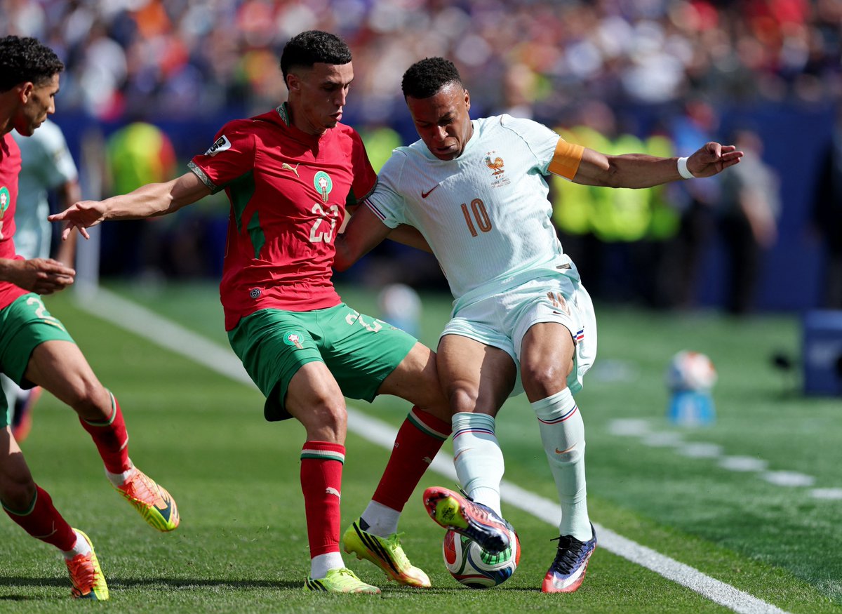 sacragarcia's tweet photo. #Mbappé rompió el cerrojo de 🇲🇦#Marruecos y llevó a 🇫🇷#Francia a Semifinales y ahora esperará al ganador del juego entre 🇨🇭#Suiza y 🇪🇸#España🏆⚽ https://t.co/GycSgSSwZ6