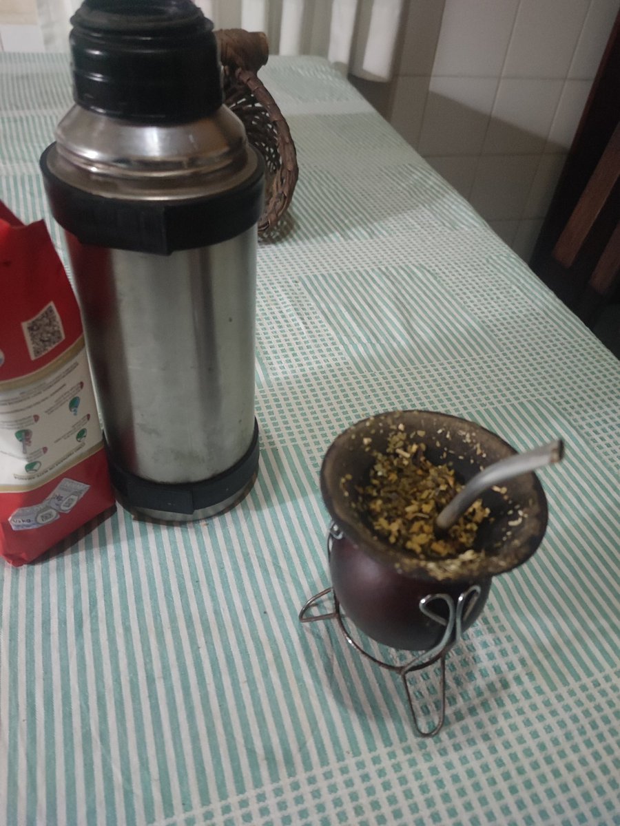 Flammubi's tweet photo. @BingXLatino Justo hoy compré mas yerba
#BingXMateChallenge https://t.co/P9flUhQlYX