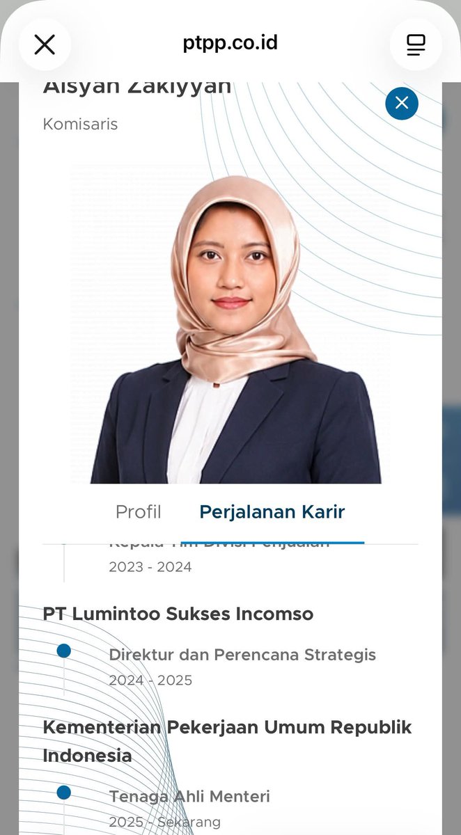 txtklsmenengah's tweet photo. Setelah bocor surat dinas yg menyertakan Anak & Istrinya ke New York, AS (akhirnya batal berangkat karena keburu viral), Menteri PU Dody Hanggodo juga diduga kuat melakukan pengangkatan keponakannya Aisyah Zakkiyah dalam 2 posisi sekaligus, komisari PT. PP (BUMN) & Tenaga Ahli Menteri.

Mengutip kata-kata Menteri PU, "Siapa pun yg tak bersih akan disingkirkan", Kecuali keluarga sendiri pak ?
Nepotisme secara terbuka ?

Disaat masyarakat dan lulusan baru sulit mencari kerja, dia malah ngasih jabatan ke lingkungan keluarganya. MIRIS.