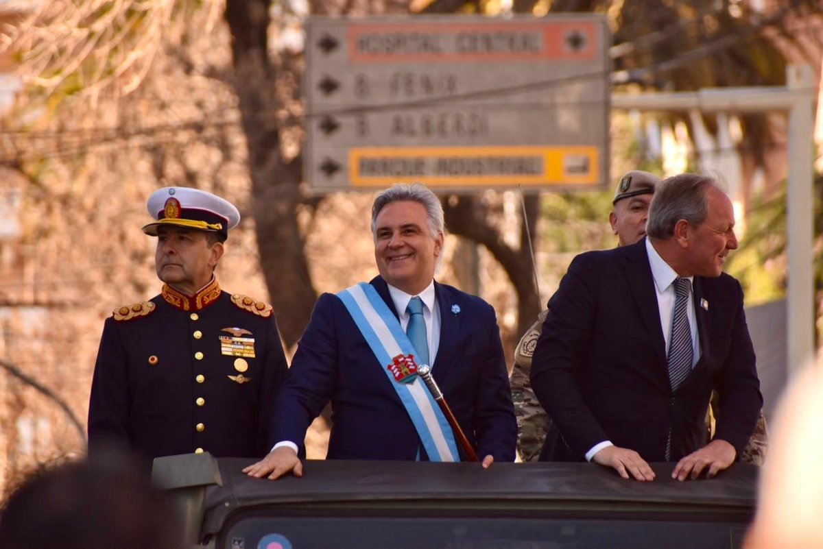 augustopastore's tweet photo. En Río Cuarto, junto al gobernador @MartinLlaryora y al intendente @guillederivas, conmemoramos un nuevo Día de la Independencia.

Renovamos el compromiso de seguir trabajando junto a municipios y comunas para construir una Córdoba con más oportunidades para todos. https://t.co/5yE2kEZt3T