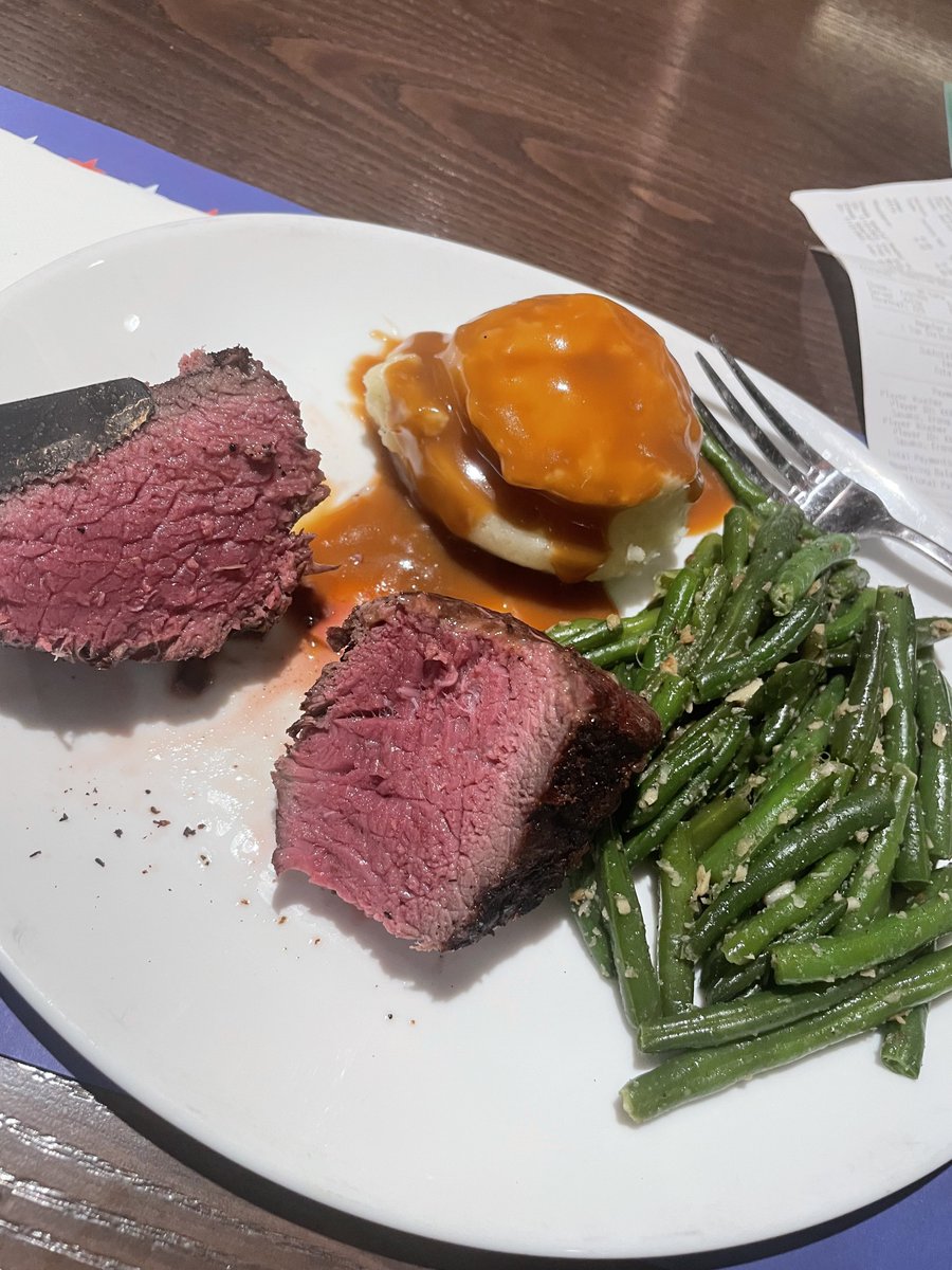 りえさま　オーダー14点 昨晩食べたエリスアイランドのステーキ。 スロット回してクーポン