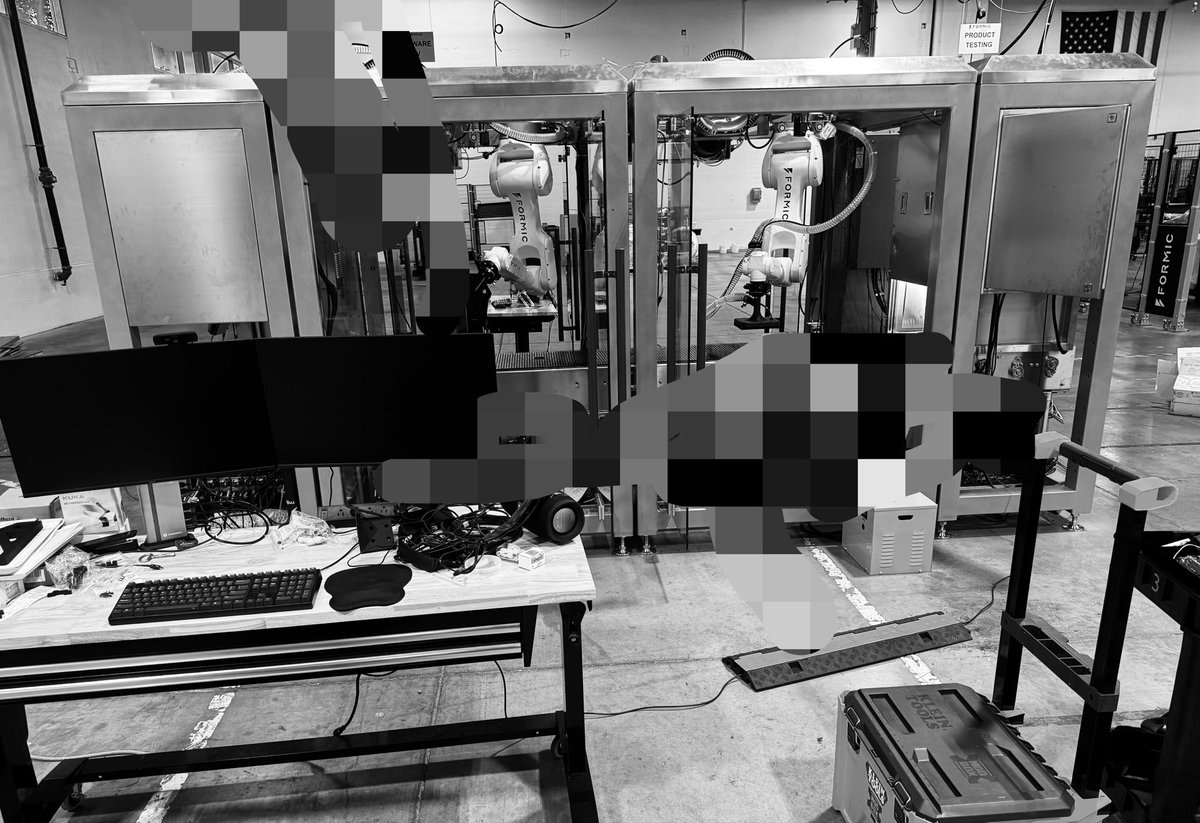 samanfarid's tweet photo. New robot babies inbound https://t.co/p1h6uy6OyZ