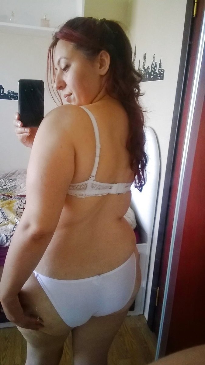 SissySlutDE's tweet photo. Meine geile iranische Hurenmutter geoutet für euch ! 

#momson #incest #geoutet #exposed #nuttenausweis #webnutte #iranisch #milf #muttersohn #cocktribute #cumtribute #outen #iranian #slut #schlampe #webslut https://t.co/WZs3AHVtwJ