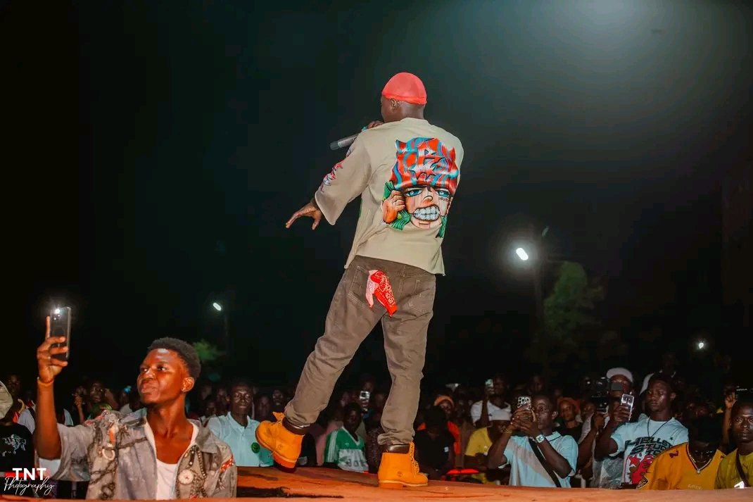 Roykaline's tweet photo. #SmallCity 🎵
What keeps you hitting replay? 🎤 The lyrics? 🎧 The beat? Or is it the full vibe?
Stream below:
Audiomack:
https://t.co/wBNnARJi2S
Boomplay:
https://t.co/C13unpLylr
Spotify:
https://t.co/fbJ1CfRwPc https://t.co/ZbEgGJeDmt