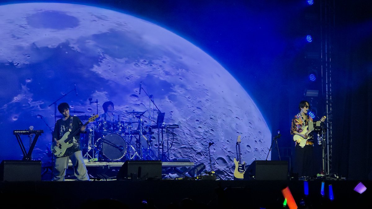 Yuki_Ketchum's tweet photo. This weekend I had the great pleasure to meet @burnout_live  and enjoy their concert for the third time, thanks to Anime Friends! You're amazing!!! Thank you for so many emotions! I hope to see you again soon 🧡 https://t.co/qtKaqC4cgi