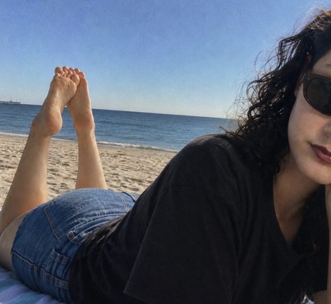 H3YltsVi's tweet photo. it was such a beautiful day that day 
would’ve been better if i had the money to get my nails done :( https://t.co/4WWAA3Nmrk