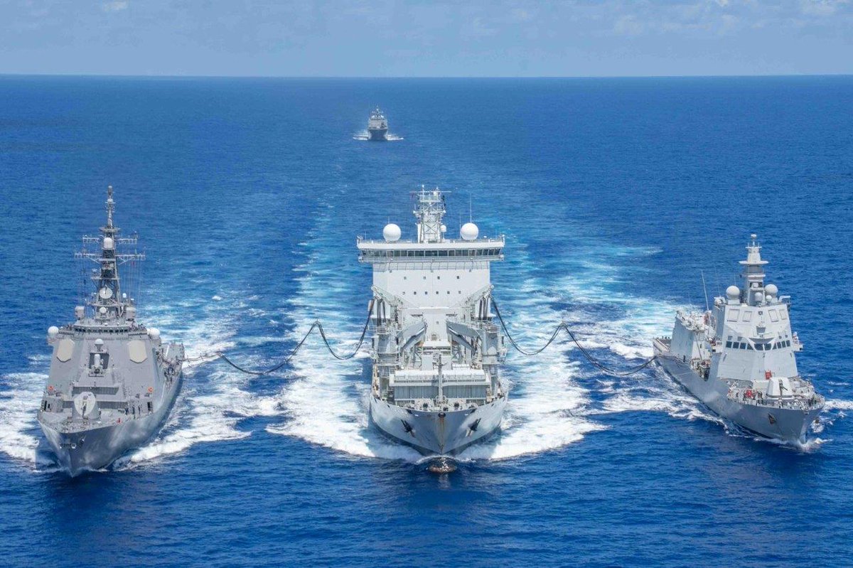 JMSDF_SUF's tweet photo. 「こんごう」は、6月12日～20日にかけて西太平洋にて、イタリア海軍、韓国海軍、シンガポール海軍、フィリピン海軍及びフィリピン沿岸警備隊と共同訓練を行いました。
各国海軍との連携強化及び戦術技量の向上に貢献しました。

#こんごう #水上艦隊 https://t.co/9MrbYE2SCQ