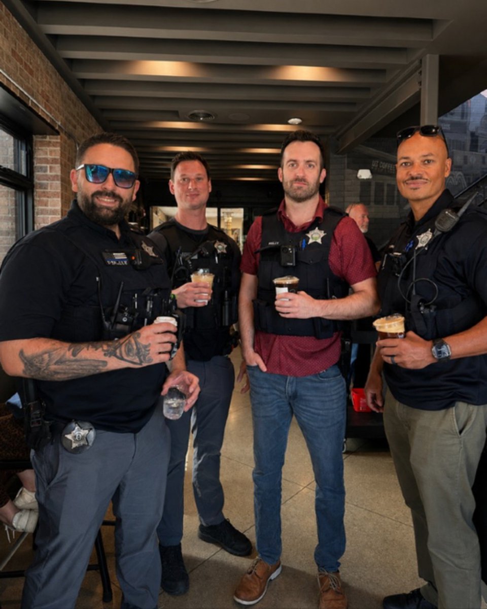 U3CoffeeX's tweet photo. MAYWOOD POLICE 🚔☕

A big thank you to the Maywood Police Department for being part of our U3 community.

#u3coffee #unitedbycoffee #forestparkil #police #communityworkers https://t.co/YqW1E5LAWk