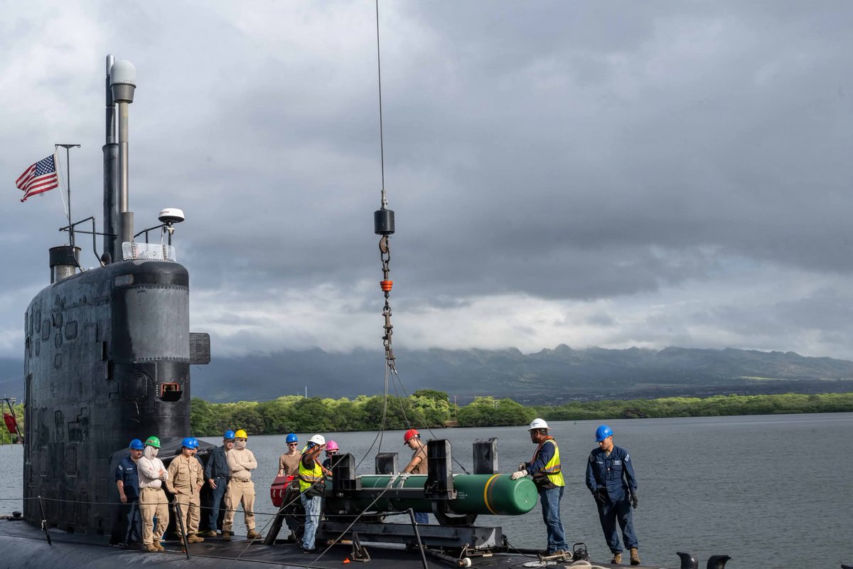 RimofthePacific's tweet photo. A UGM-84 Harpoon anti-ship cruise missile is loaded onto Los Angeles-class fast-attack submarine USS Columbia in preparation for a sinking exercise or SINKEX.
Let the war games begin!
📸 MCC Omar A. Dominquez
#RIMPAC2026 #Prepared #Integrated #Partners https://t.co/ktuWeHzhhR