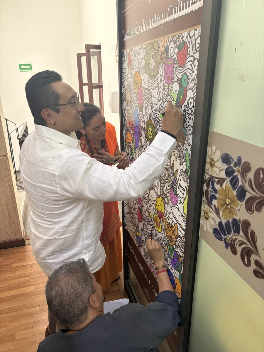 AndLecona's tweet photo. Reunión inspiradora

Hoy sostuve una enriquecedora reunión virtual con Alan Betancourt y Swamini Shakti Maa de Seva Manos de Shakti.

Dialogamos sobre la unión entre cultura, espiritualidad y comunidad para construir una sociedad más consciente y armónica. https://t.co/Kf8M5SbKG0
