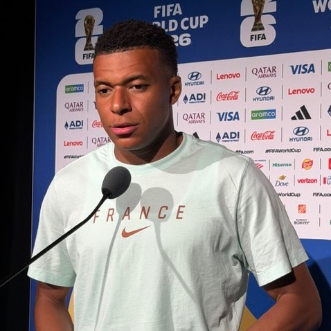 MadridXtra's tweet photo. 🚨 Kylian Mbappé: “I shot the penalty BADLY, but it was TRICKY, there was CONFUSION.

The referee tells me it’s a penalty, so I got prepared. Then, he comes and tells me it may NOT be a penalty.

I lost my focus, I’ve NEVER been in a situation like this before.” @IliesPeeters https://t.co/LSvz0B2fEB