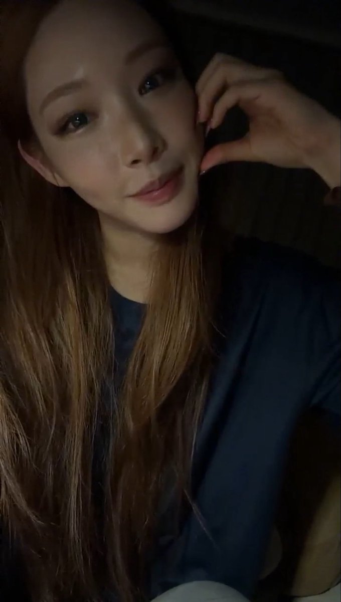 kchnotes's tweet photo. 260710 – CHUNGHA 🫧 Live Screenshots https://t.co/xWwTWm6dQQ