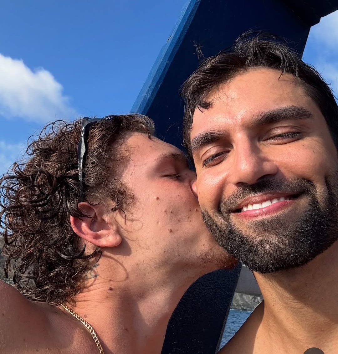 yakassiii's tweet photo. You asked for #Rozdani and I answered!

Hollanov #smau where Shane and Ilya never get outed and eventually stop hooking up until one day when Ilya fianlly comes out as bi and starts openly dating Zohran Mamdani. When Shane hears the news, he decides to try and get Ilya back. https://t.co/akV14rgDsf