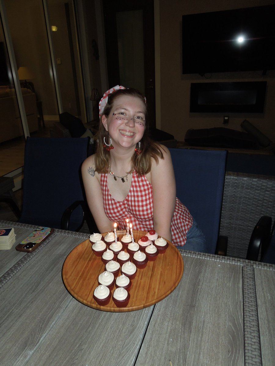CourtneyColen's tweet photo. i turned 30 on monday btw https://t.co/yZcEvYXqwp