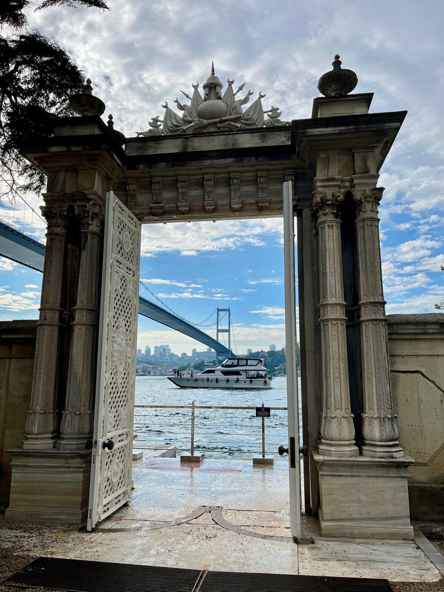 YucelAhsen's tweet photo. İstanbul günleri..🎈🎈💫💫 https://t.co/tdczGiYGmE