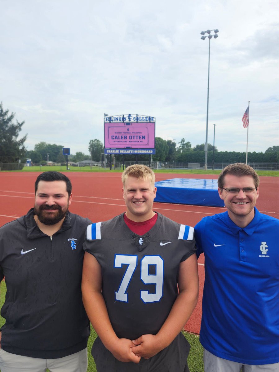 CalebEOtten's tweet photo. Had a great tour @IC_Football and thank you @Coach_BWade and @CoachDeFrisco for taking me around the football facilities.  @BouchardFred @Coach_M_Irvin @coachgoldberg1 @CoachLuke6 @elitefootball @jasonthomasfb @JPRockMO @MICDSfootball @nmenneke77 https://t.co/kJP78RHuTo