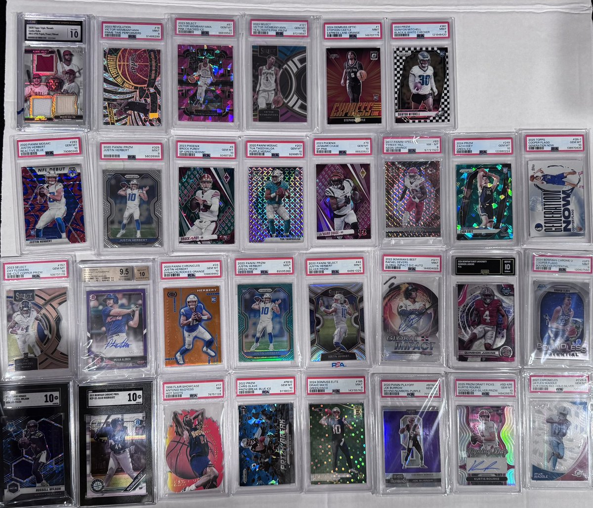 lordremix876's tweet photo. Thursday Night Inventory Dump

The more you buy, the more you save. If you see something you like, hollar at me!!!

@HobbyRetweet_ 
@ILOVECOLLECTING 
@Hobby_Connect 
@PCOregonDucks2
@sports_sell
@JohnErickson107 https://t.co/rEyBeMutWO