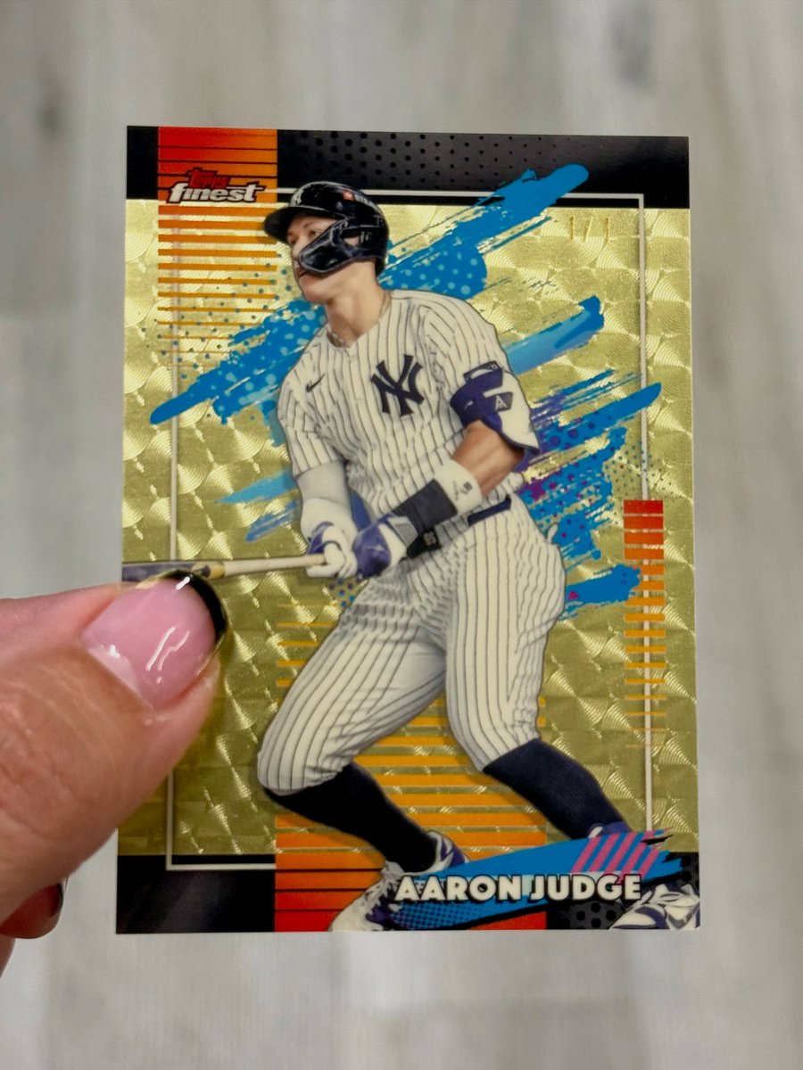 Topps tweet picture