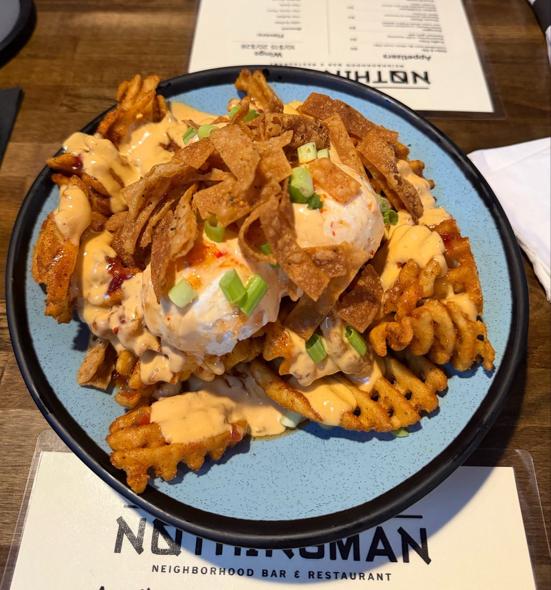 DonChed54's tweet photo. 📍 @nothingmanpgh 

10 Black &amp; Gold
10 Hot Garlic
Crab Rangoon Fries

💰 💰 💰 https://t.co/NDqAZCw8oA
