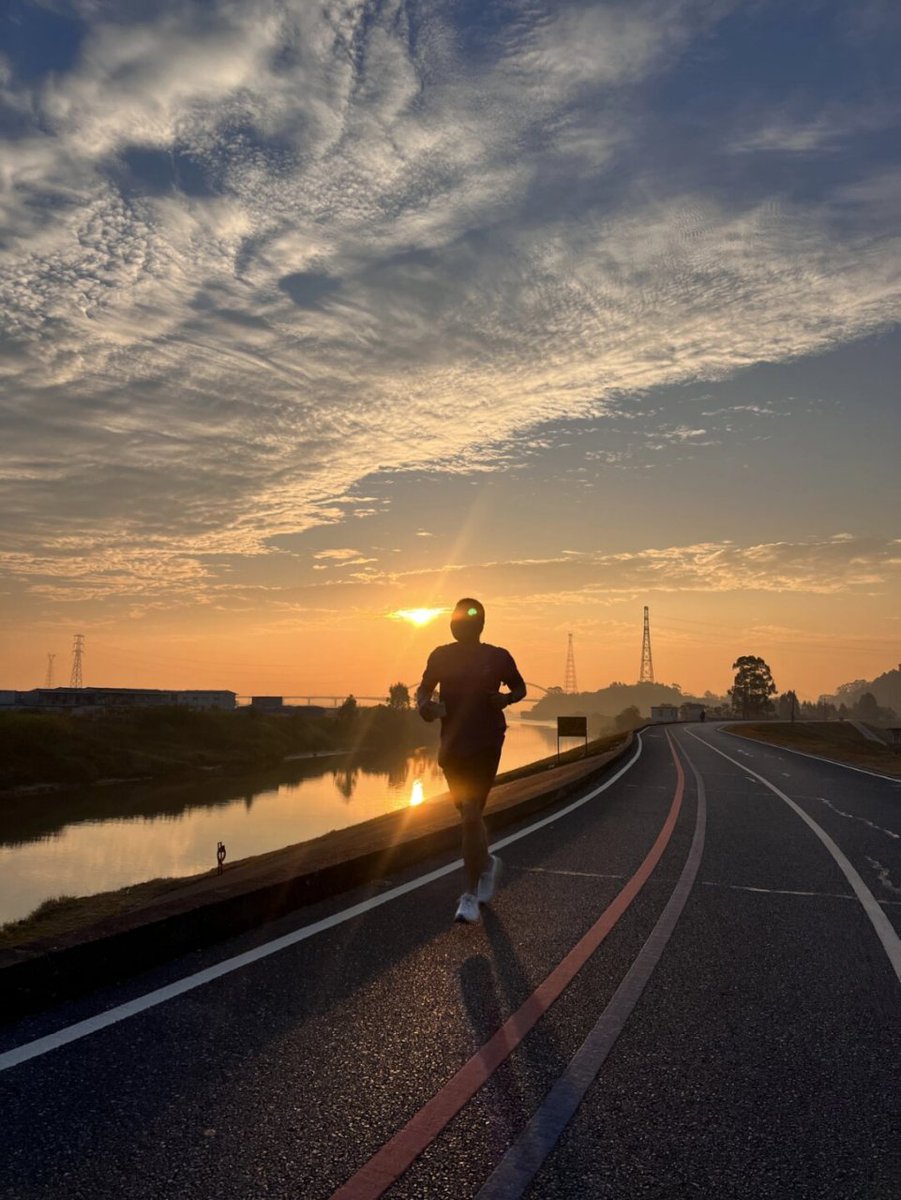 MiroBachmann's tweet photo. Push past every limit holding you back – today’s the day to outwork, outlast, and rewrite what you thought impossible. No excuses, just progress. https://t.co/IW3XJBAHok
