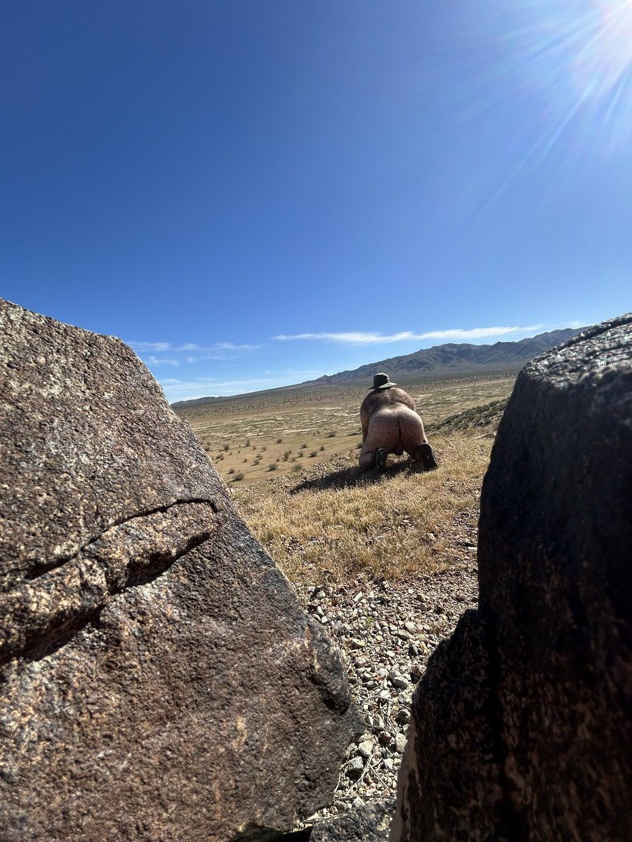 JayDelRey72's tweet photo. Backpacking at Joshua Tree.
🫣
Anyone wanna go camping and get naked?? https://t.co/UwHJ6jaEod