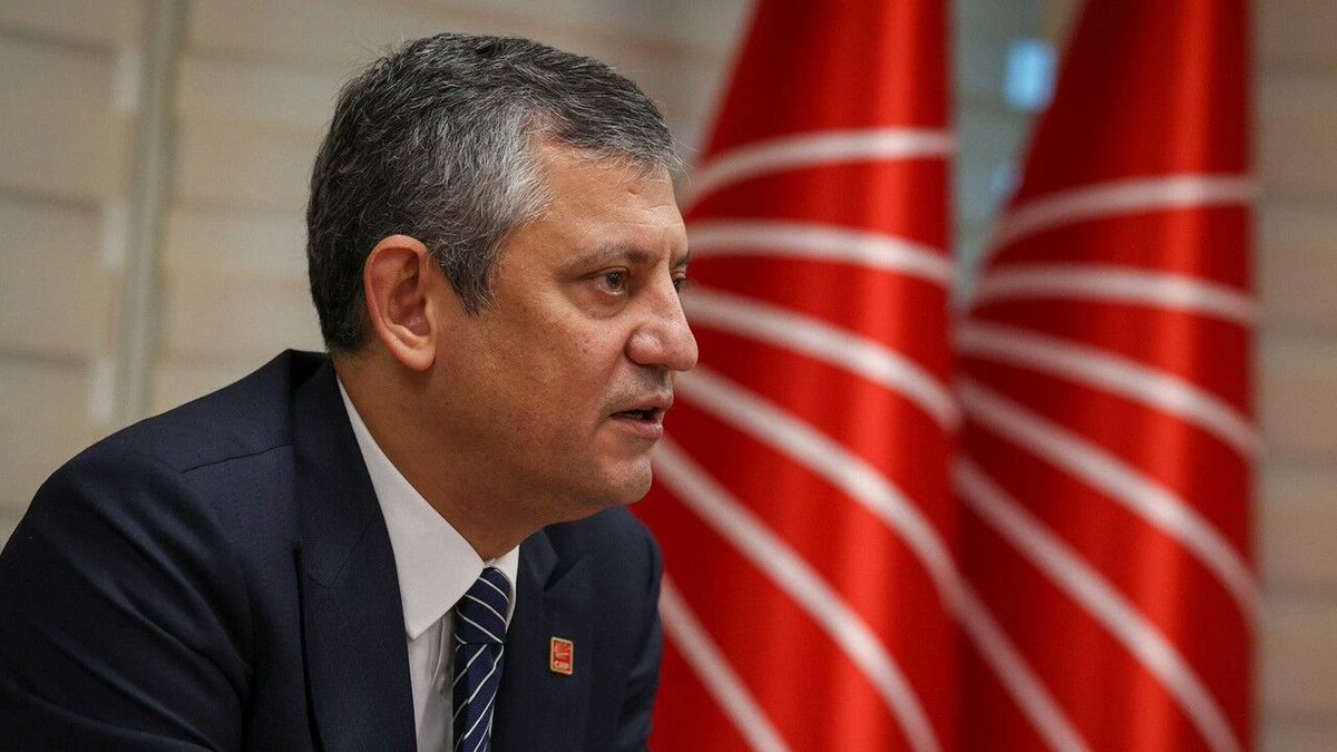 OrbisHaber's tweet photo. CHP Kulisleri Hareketli! Özgür Özel ve Parti Yönetimine İlişkin Dikkat Çeken İddialar https://t.co/K4qe21HHIs 
#sondakika #gündem #resmigazete #cumhurbaşkanlığı #lgs #yks #AMilliTakım #altın #gramaltın #eskişehirspor #pasaport #yeşilpasaport #haluklevent #sağlıkçı #sağlık #deprem #KademeyeHayatiAdım