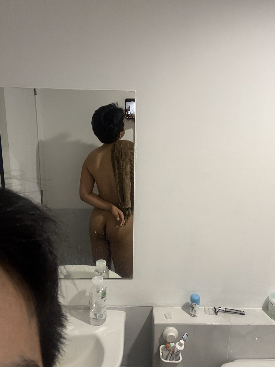 Brewingfwhnh's tweet photo. ก่อนจะเสียว เช็ดกระจกก่อนอันดับแรก🤣 https://t.co/LS13aTIfRv