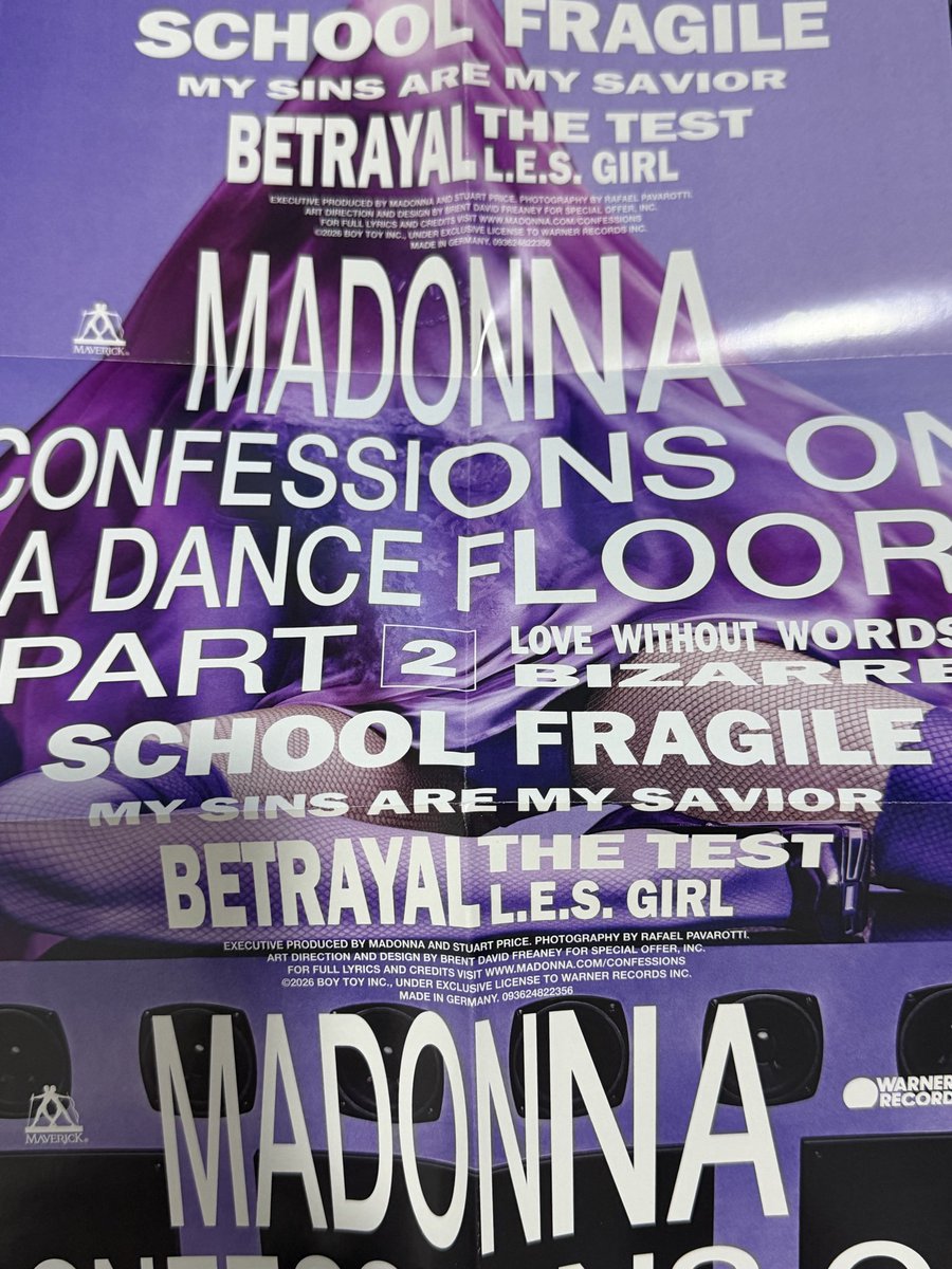 DanielKalabrax's tweet photo. The album art of the Confessions II cd sucks just like Mayhem’s. https://t.co/vtXlTsQtDU
