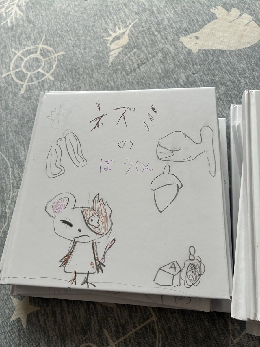 qoo_soo's tweet photo. 最近は絵本作成がブームらしい https://t.co/vVI58PMN8y