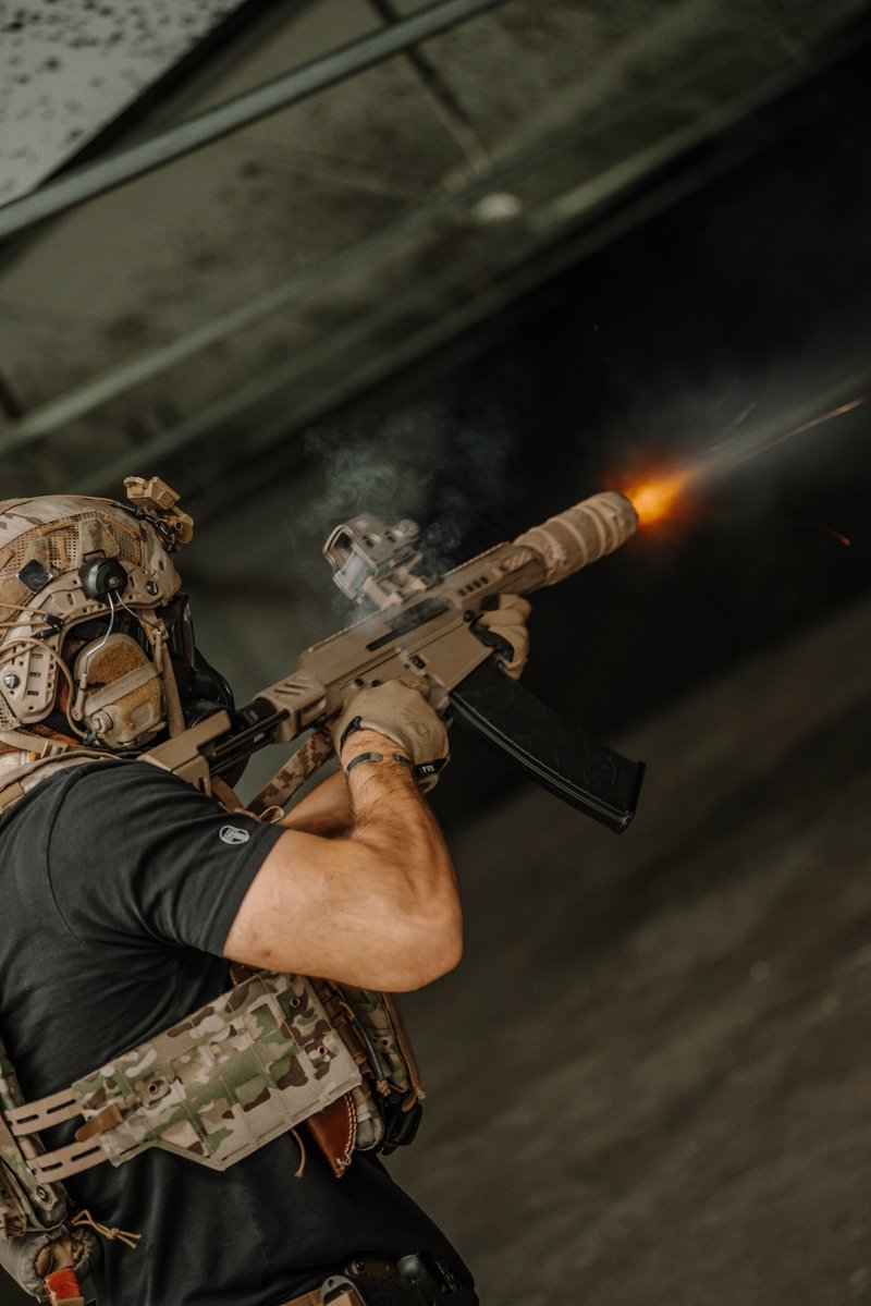 genesisarmsllc's tweet photo. Violent // SWIPE <<

@GBRSGroup 
@EOTECHInc 
@Huxwrxsafetyco 
@BurnProofGear 

#genesis #gen12 #shotgun https://t.co/jM3LcOlwgB