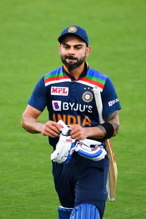 CHICOx58's tweet photo. Some captains get match winners.Kohli and Iyer got 10 snakes. 💔 https://t.co/ILs32gm33N