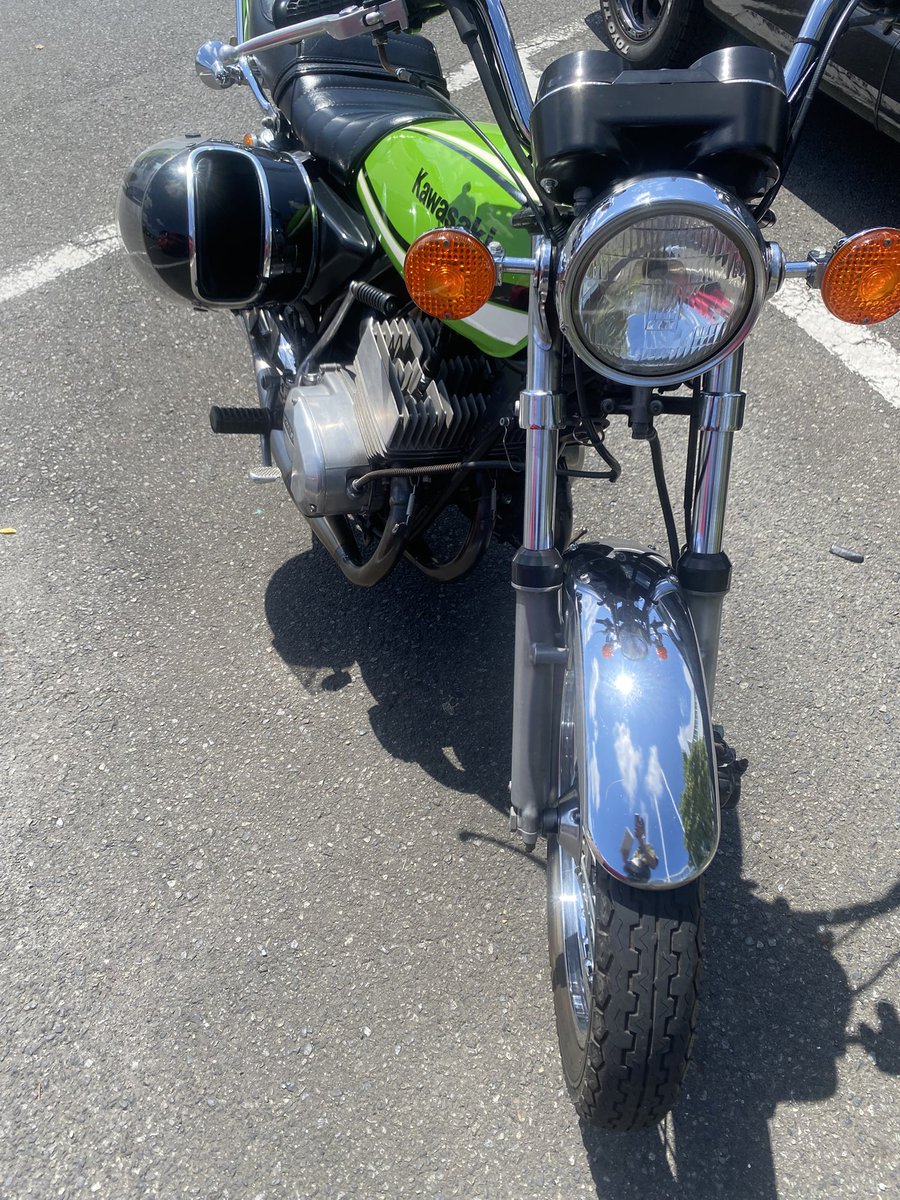 four_father5's tweet photo. 今日はバイクの車検でございます。
私は厚木で結婚相談所を営業しておりますが湘南ナンバーです。

ユーザー車検ですと予備車検を入れても17,960円
一部指摘事項がありまして自宅に戻りましたが半日で終わりました。

旧車の車検はお見合いみたいでスリル満点です。 https://t.co/ylgK7krzOf
