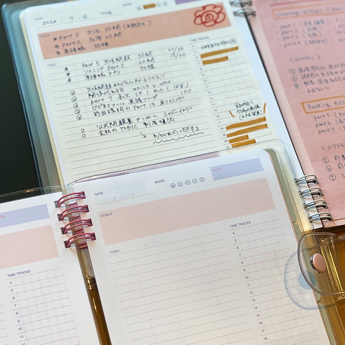 delfonics_osk's tweet photo. ロルバーン フレキシブル「PLANNER」は資格取得や受験に向けた学習をサポートする新しいフレキシブルシリーズです。1日のーTODOや目標、勉強時間など日々の記録を書き留めるのに便利なリフィルがセットになっています。
ぜひ店頭にてご覧ください。
#ロルバーン #rollbahn https://t.co/NdkqyiMxZq