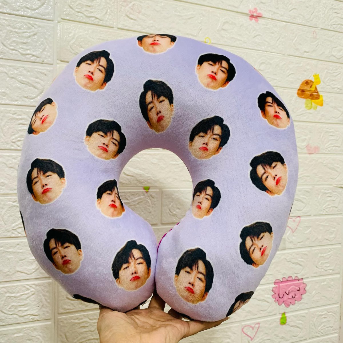CutedayApril's tweet photo. 🍄 รับทำหมอนรองคอ สกรีนลาย เลือกลาย เลือกสีได้เอง 

🌷 สกรีนรูป 1ด้าน ใบละ 159 (ด้านหลังเป็นผ้าธรรมดาจะเลือกสีผ้าด้านหลังไม่ได้ค่ะ)

🌼 สกรีนรูป 2ด้าน(รูปเดียวกัน) ใบละ 169 บาท

⚡️สั่งมากกว่า10 ชิ้นมีราคาพิเศษ⚡️

#รับทำของแจก #รับทำหมอนรองคอ https://t.co/hHIDaEMCNM