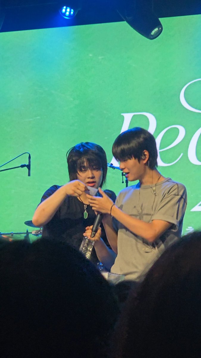 u_hihihit's tweet photo. 작년 8월의 이도훈 권다현
1년 사이에 사람이 바뀜 https://t.co/jlSev9dw7e