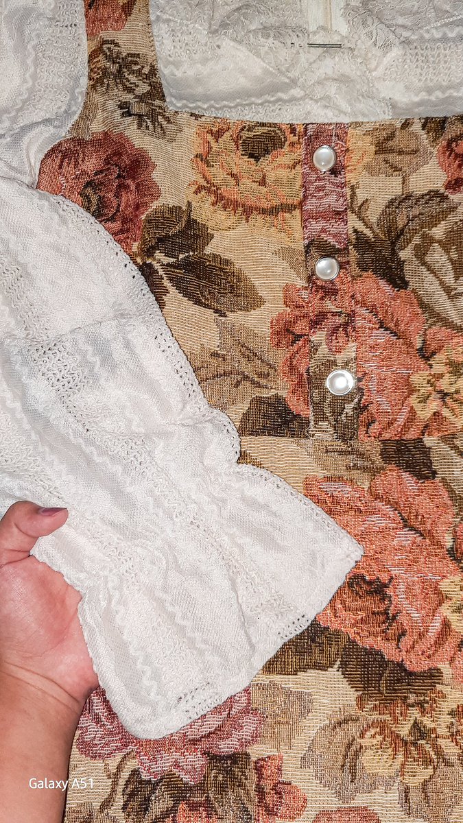 s00xxz's tweet photo. @firthiess Midi dress vintage masi cakep bingiittt, no minusss 🥺🫰🏻 bisa oren yakk 🍊🍊🍊 https://t.co/teLXOcp4UL