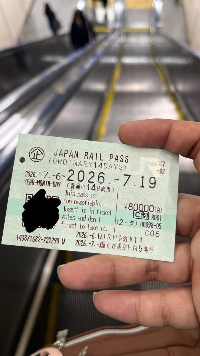 Izumi_Sunagawa's tweet photo. 外国人専用、新幹線&amp;特急14日間乗り放題チケット。
23年9月までは同じ物が47,250円だった。
80,000円に値上げされたとはいえ、円安を考えたらメチャクチャお買い得だ。

そもそも日本人は買えないって差別だよな。
誰でも買えるようにすべきだろ。 https://t.co/n5foxVcH3R