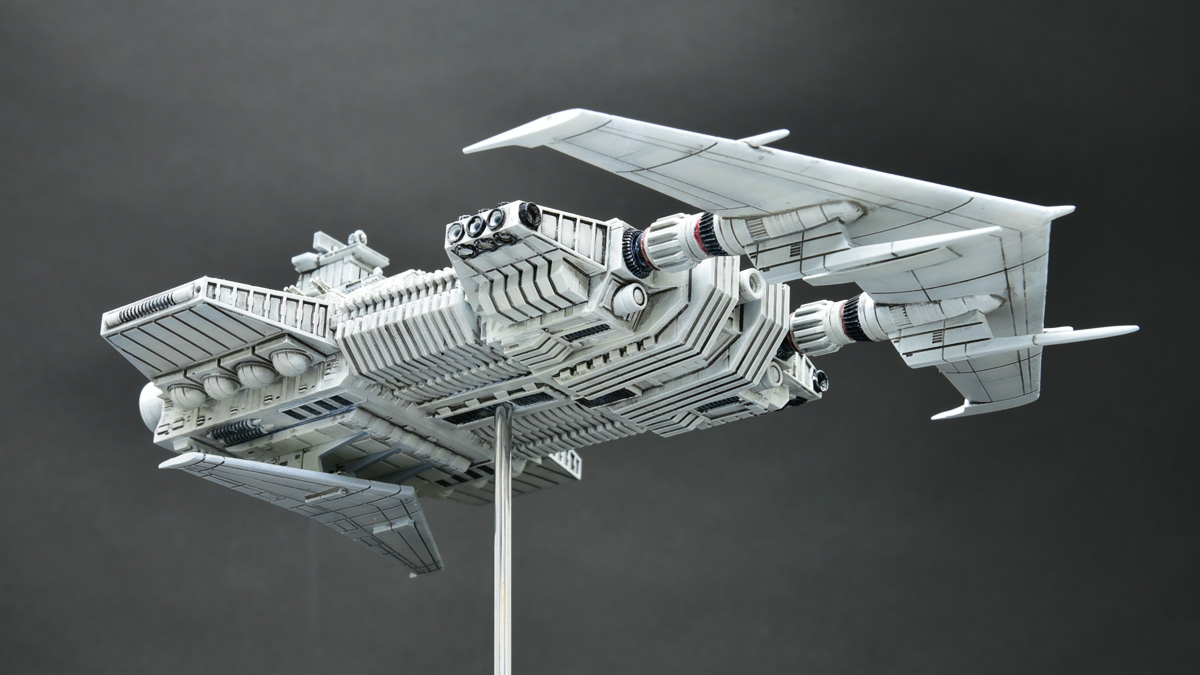 MefTeam's tweet photo. ＼ワンフェス2026夏 情報／
 #宇宙からのメッセージ 
地球主力戦艦（テラ・グローリー）
原型塗装見本です！ 
・￥15,000
・レジンキャストキット
・ノンスケール/全長170mm
契約の都合上３Dプリントではなくレジンキャストになります。
・ＭＥＦ＆チーム・ストライク！
・卓番号：5-02-13  
#WF2026S https://t.co/xYwv0eJT0u