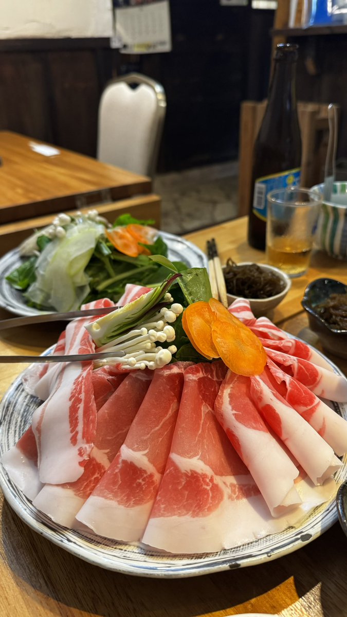 cryptodemon1993's tweet photo. パイトン美味すぎるやろて😂🔥
沖メンと一緒にあっり乾杯！ https://t.co/kqWkl7mS0k