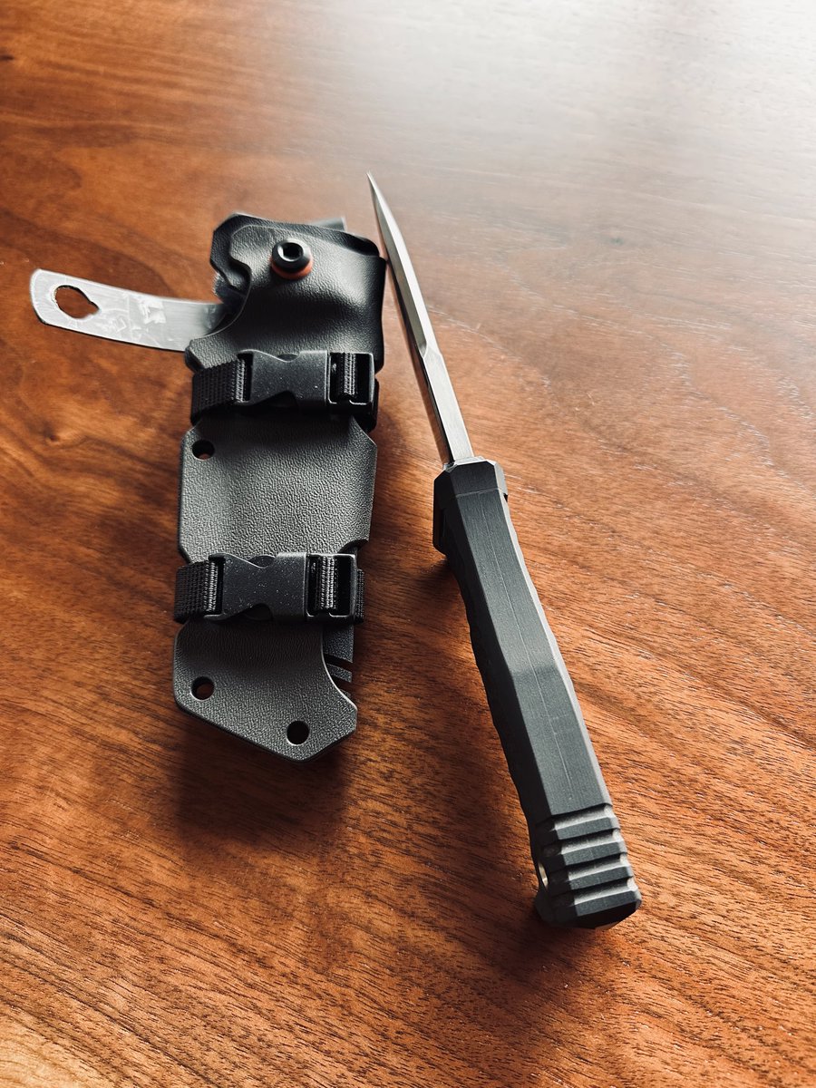 riguo_knives's tweet photo. ISZ knives
512VSP-Z-Tuff
久しぶりに完成しました、やっぱりこのモデルはカッコいい
手にするとゾクゾクします
私は和を感じます
最強のZ-Tuffブレード
実店舗にて展示してます
#riguo
#isz
#knives
#512vsp
#ztuff https://t.co/DutyY0cGMy