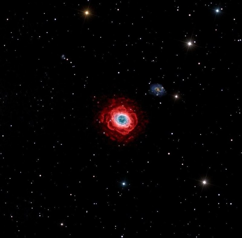 konstructivizm's tweet photo. 🌌 Cosmic Rose: The Ring Nebula

Messier 57, known as the Ring Nebula, is a mesmerizing deep-space object. It is the remnant of a star similar to our Sun that shed its outer layers of gas during the final stage of its life. https://t.co/LWRQUlZclP