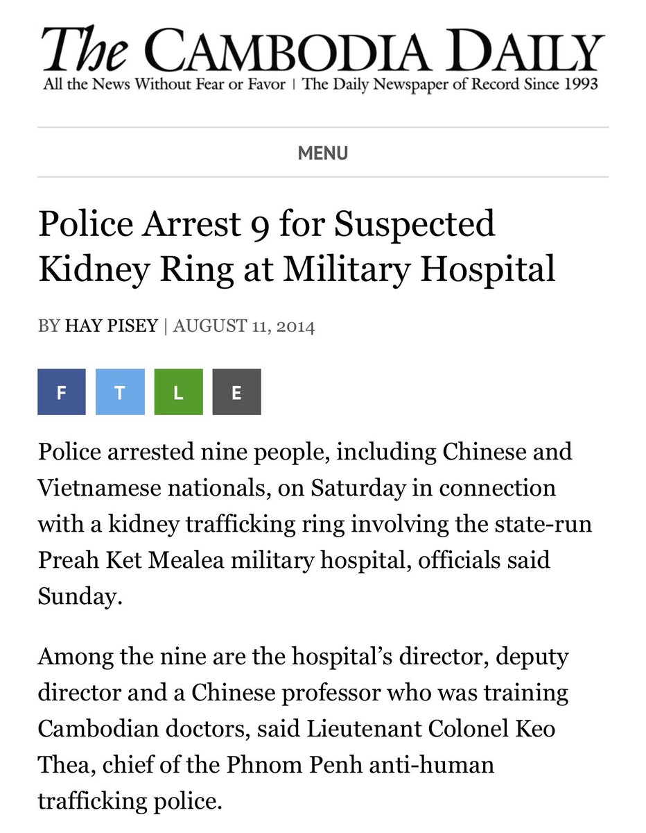 Cambodiataro's tweet photo. 法の網を抜ける臓器売買　2014年カンボジア軍病院での逮捕と不可解な釈放から、インドネシア、そして日本へ続く10年の闇

「腎臓ドナー募集」。SNS上にひっそりと投稿される言葉や、水面下でささやかれる海外移植の誘い。東南アジアを拠点とする臓器密売ネットワークは、摘発や法整備の目をかいくぐり、今も形を変えて各国の困窮者や患者をカンボジアへと引き寄せています。2014年の軍病院での不可解な隠蔽劇から、インドネシアでの大規模な摘発、そして2026年の日本における有償あっせん事件に至るまで、国境を越える「命の取引」の構図はどのように維持されてきたのでしょうか。

▪️2014年：軍病院での逮捕と不可解な釈放劇

2017年に事実上の廃刊となったカンボジアデイリーの当時の記事によると、2014年8月、首都プノンペンにあるカンボジア軍管轄の「プレアケットメリア病院」を舞台とした臓器売買容疑で、院長や副院長、中国人教授ら計9人が当局により逮捕されました。逮捕された院長は中将、副院長は少将という軍の高位官僚でした。同紙は当時、匿名の医師らが「腎臓は3万5000〜4万ドルで取引されており、ほとんどの移植が中国人向けである」と内部告発を行っていたと報じています。  

当時も存在した人身売買法は、たとえ臓器提供者が手術に同意していたとしても、それが「誘い込まれた」結果であれば同意の有無は「無関係」であり、人身売買として7年から15年の禁錮刑に処されると定めていました。しかし、当局は既存の人身売買法を適用する代わりに、病院側から提示された「手術は自発的なものである」とする書類を根拠として、「何ら不正なことは起きていない」と説明し、逮捕された容疑者全員を釈放したのです。  

この過程で、軍を統括する政府高官は、警察の当初の捜査を「無能」と激しく非難し、病院側の活動に正当性があるとの見解を公式に示しました。法の番人が既存の法律を適用せずに解釈を優先したこの結末は、権力構造の及ぶ医療機関に対する監視がいかに困難であるかを物語っています。

▪️法整備と今なお続く「闇のビジネス」

こうした法的矛盾と国際的な批判を受け、カンボジア政府は2016年7月に臓器売買を明確に違法化する法を可決しました。しかし、ネットワークは根絶されていません。2023年7月、インドネシア国家警察は東南アジアにまたがる巨大な臓器密売網を摘発します。パンデミックで困窮した122人ものインドネシア人が、自らの臓器を売る決断を下し、カンボジアへ渡っていたのです。

インドネシア国家警察のクリシュナ・ムルティ国際関係局長は、摘出手術の現場として、2014年の事件でも問題視された「プレアケットメリア病院」の名を公に挙げ、同病院が国際的な闇移植ルートの拠点となっていた事実を指摘しました。この事案では、現職の警察官が捜査回避の手法を指南し、バリ島の入国審査官らが組織から賄賂を受け取り、ドナーの出国目的を偽装していた事実が米国政府系メディア、ボイス・オブ・アメリカ（VOA）などによって報じられています。法規制後もカンボジアにおいて臓器摘出手術が繰り返されていた事実は、「闇の臓器ツーリズム」が法制度の網の目を潜り抜け、機能し続けていることを示しています。

▪️日本へ伸びる黒い水脈：カンボジアという「犯罪インフラ」

そして現在、このシステムは日本でも歪な構図を映し出しています。2026年7月、日本の警察当局は、海外移植を違法に斡旋したとして「国際医療相談室」の運営者ら3人を逮捕しました。容疑者らは日本人の患者を大阪の医院に受診させ、カンボジアの執刀医宛ての紹介状を作成させ、斡旋していました。

報道から見えてくるのは、巧妙にシステム化された越境ネットワークです。紹介状は「中国人コーディネーター」の手を経て、「中国人医師」の執刀チームへと渡っていました。これは2014年に逮捕された中国人教授が指導し、当時の買い手も中国人が中心であったという報道と構図が酷似しています。ターゲットとなる患者やドナーの国籍が変わっても、背後で執刀やコーディネートという実務を担うネットワークの核には、常に言語や独自の医療ルートを共有する中国人グループの存在が透けて見えます。  

法の網を潜るブローカーと、現地で彼らを庇護する構造、そして金銭によって移植を求める患者。これらが結びついたとき、国境を越える巨大なマーケットが形成されるのです。

※本記事は、各国の警察当局の発表および報道機関のアーカイブ情報等に基づくものであり、特定の組織や個人の違法性を筆者が独自に断定するものではありません。