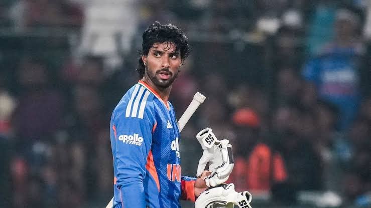 ra48995's tweet photo. "Whenever the team finds itself in a tough spot, Tilak walks in only to put the team into even deeper trouble!

Against IRE:
19(21)
55(46)

Against ENG:
13(13)
24(11)
3(11)
11(8)

India's vc has become the very reason behind India's defeats. His bat has completely lost its fire!" https://t.co/RSyypeO0Ek