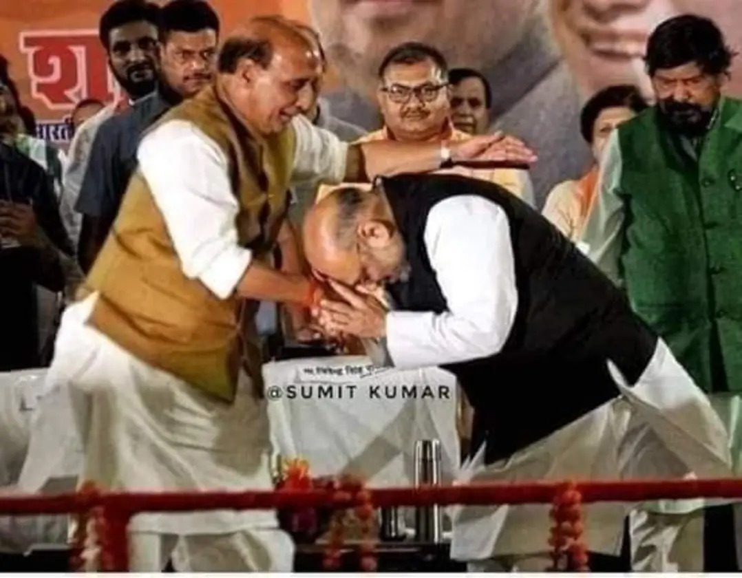 HarshabardhanKu's tweet photo. भाजपा के पूर्व राष्ट्रीय अध्यक्ष, उत्तर प्रदेश के पूर्व मुख्यमंत्री , पूर्व गृहमंत्री भारत सरकार एवं वर्तमान में देश के यशस्वी रक्षामंत्री मा. राजनाथ सिंह जी को जन्मदिवस की हार्दिक शुभकामनाएं !  
ईश्वर से उनके उत्तम स्वास्थ्य एवं दीर्घायु होने की कामना करता हूं  !! #RajnathSingh https://t.co/Z6ObdDVDnO