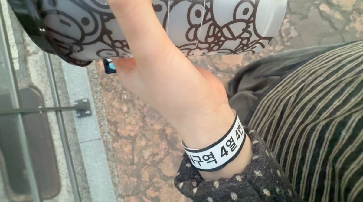 zknknn's tweet photo. 웃음을자아내던엑디즈쇼케이스입니다 https://t.co/JWYLiuoB5P